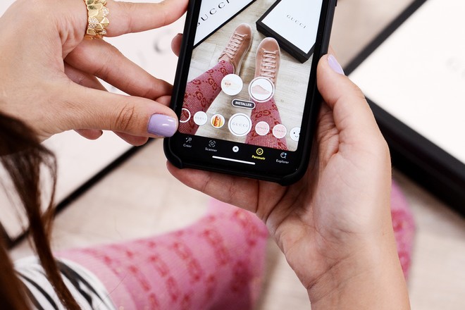 Les sneakers de Gucci essayés en réalité virtuelle chez Snapchat avant de les acheter