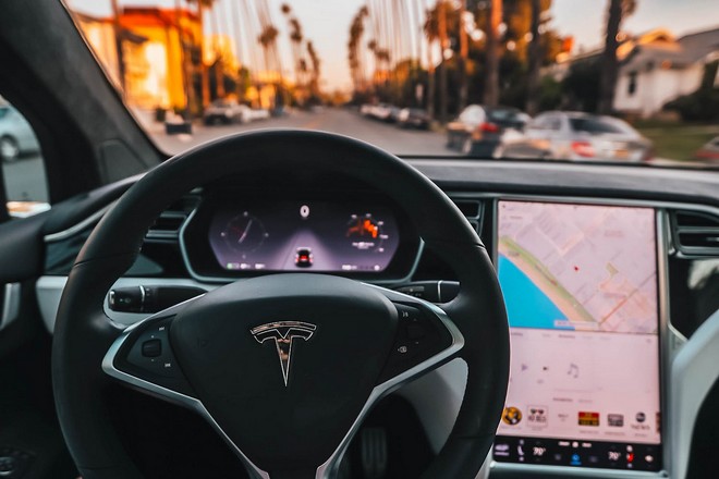 Tesla : le rappel de 158 000 voitures demandé à cause d&rsquo;une mémoire flash sous dimensionnée